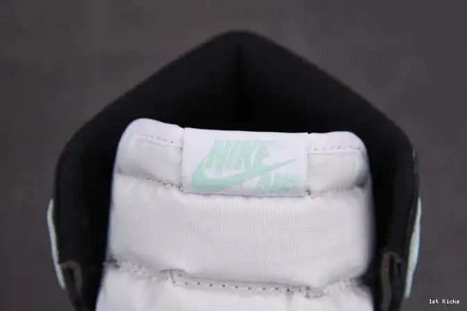 1st Kicks Shoes High 1 Retro 861428-100 Jordan Igloo 0503